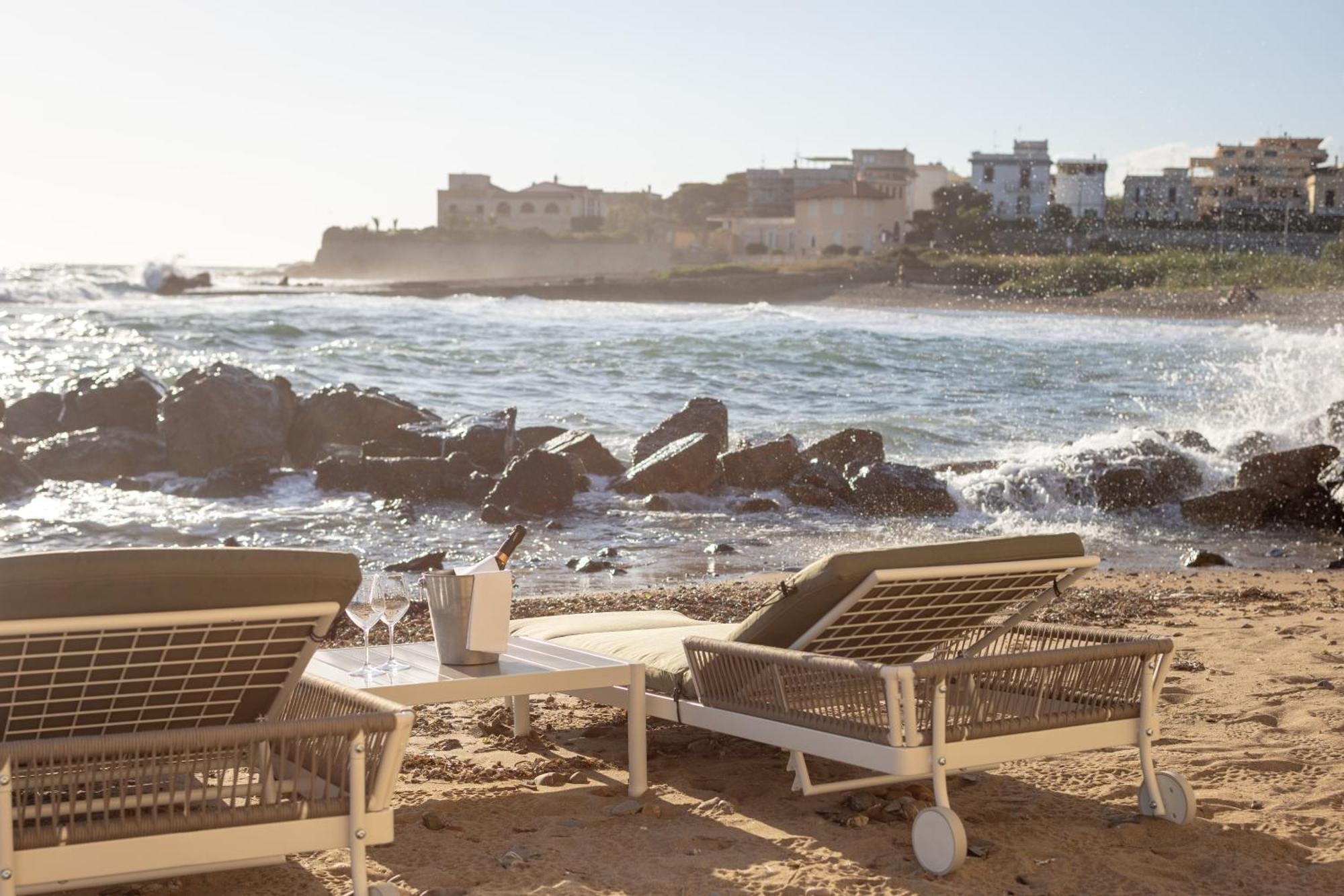 Le Suites Sul Mare Di Esterina Civitavecchia Exterior photo